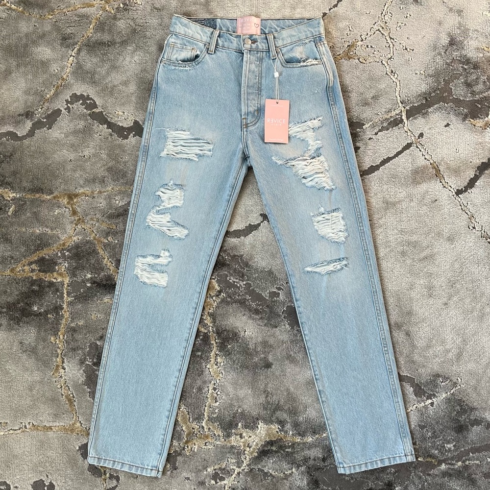 Revice light-wash ripped denim jeans NWT 🩵